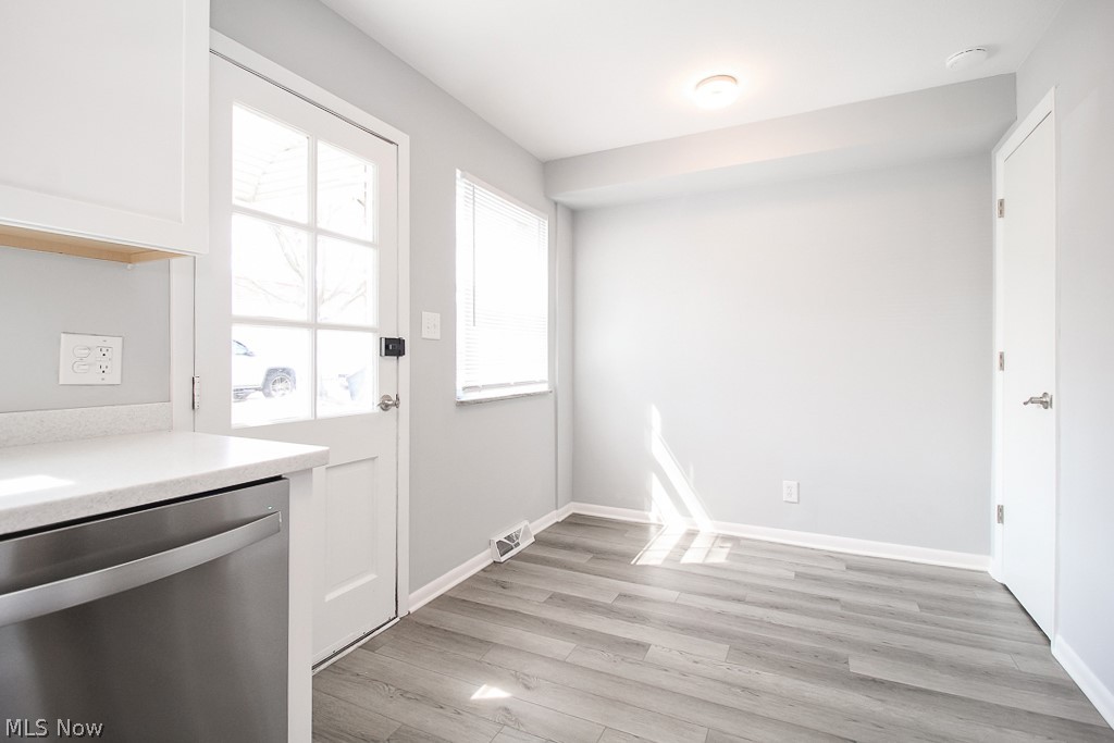 20145 Grannis Road, Unit 10 Cleveland, OH 44126 - Photo 5 of 23 Gallery Image 5