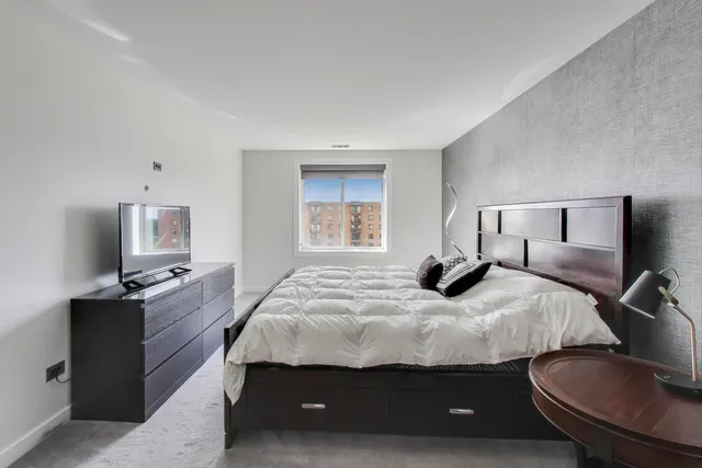 $280,000 | 1717 West Crystal Lane, Unit 610, Mount Prospect, IL 60056