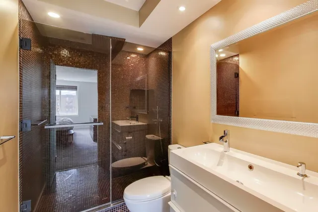 $280,000 | 1717 West Crystal Lane, Unit 610, Mount Prospect, IL 60056