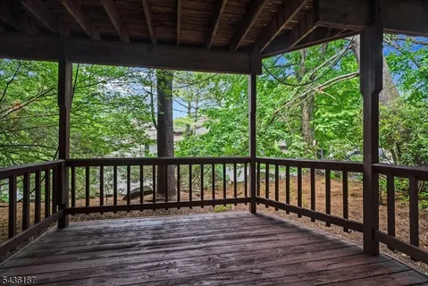$785,000 | 35 Indian Run, Watchung, NJ 07069