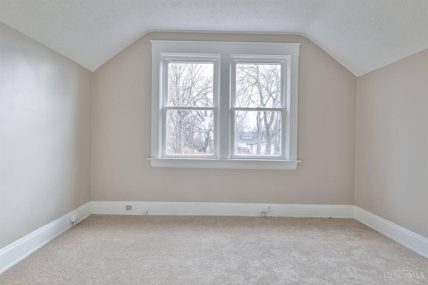 5807 Prentice Street Cincinnati, OH 45227 - Photo 24 of 39