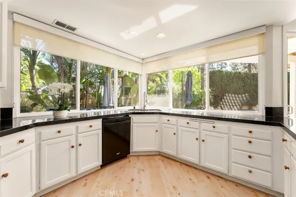 $3,998,000 | 10 Rue Valbonne, Newport Beach, CA 92660