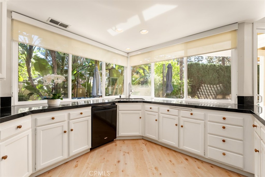 10 Rue Valbonne Newport Beach, CA 92660 - Photo 20 of 66
