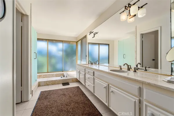 $3,998,000 | 10 Rue Valbonne, Newport Beach, CA 92660