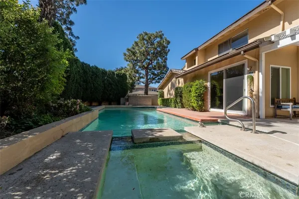 $3,998,000 | 10 Rue Valbonne, Newport Beach, CA 92660