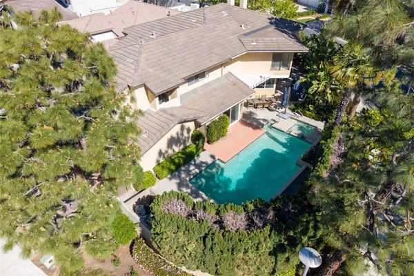 $3,998,000 | 10 Rue Valbonne, Newport Beach, CA 92660