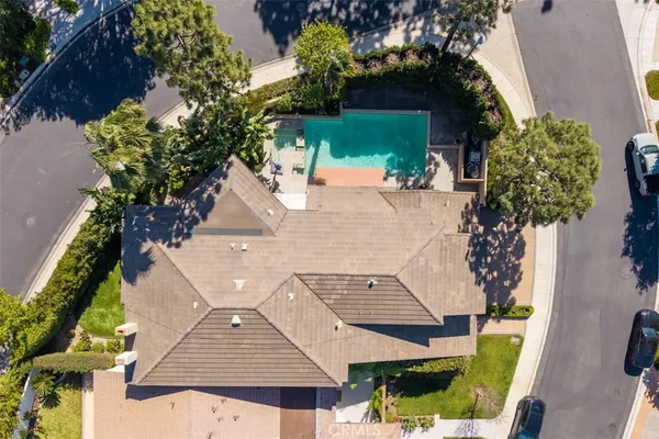 $3,998,000 | 10 Rue Valbonne, Newport Beach, CA 92660