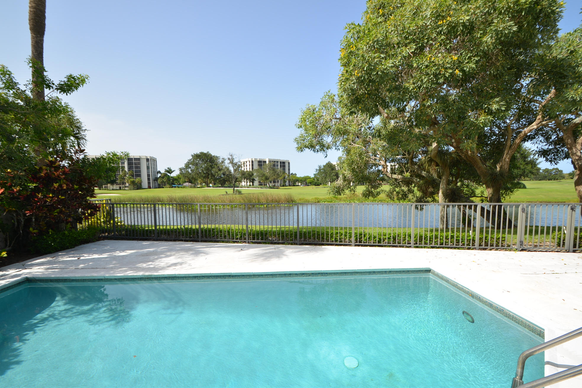 20434 Linksview Drive Boca Raton, FL 33434 - Photo 26 of 34 Pool & View