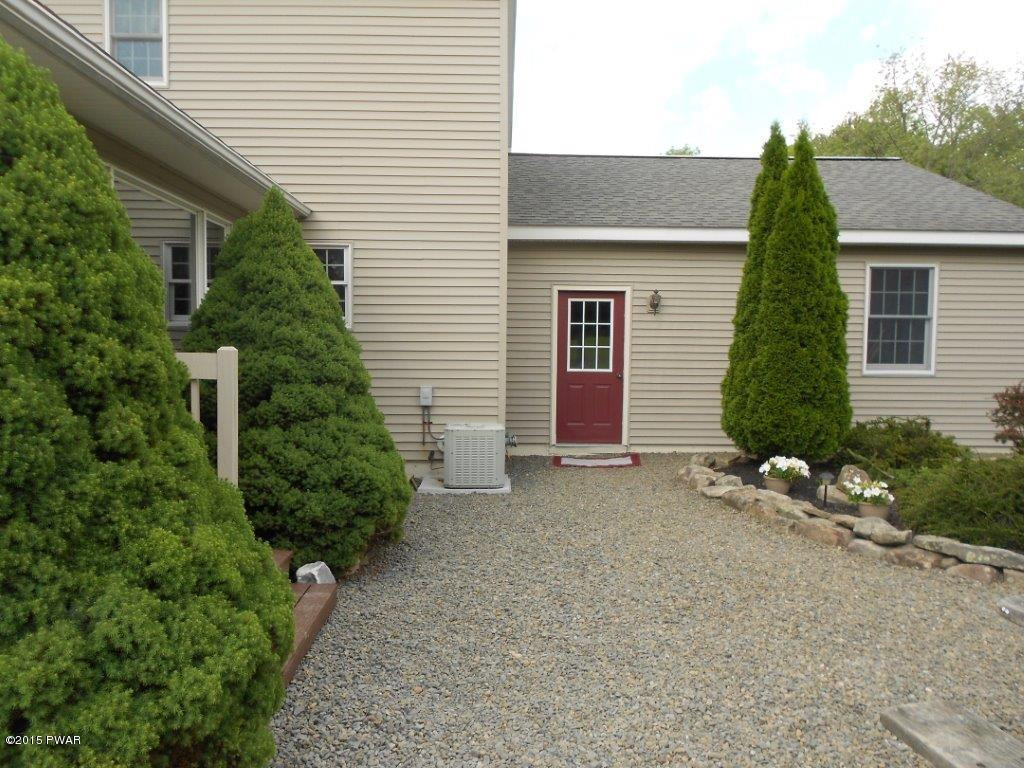 296 Sawmill Road Greentown, PA 18426 - Photo 8 of 69
