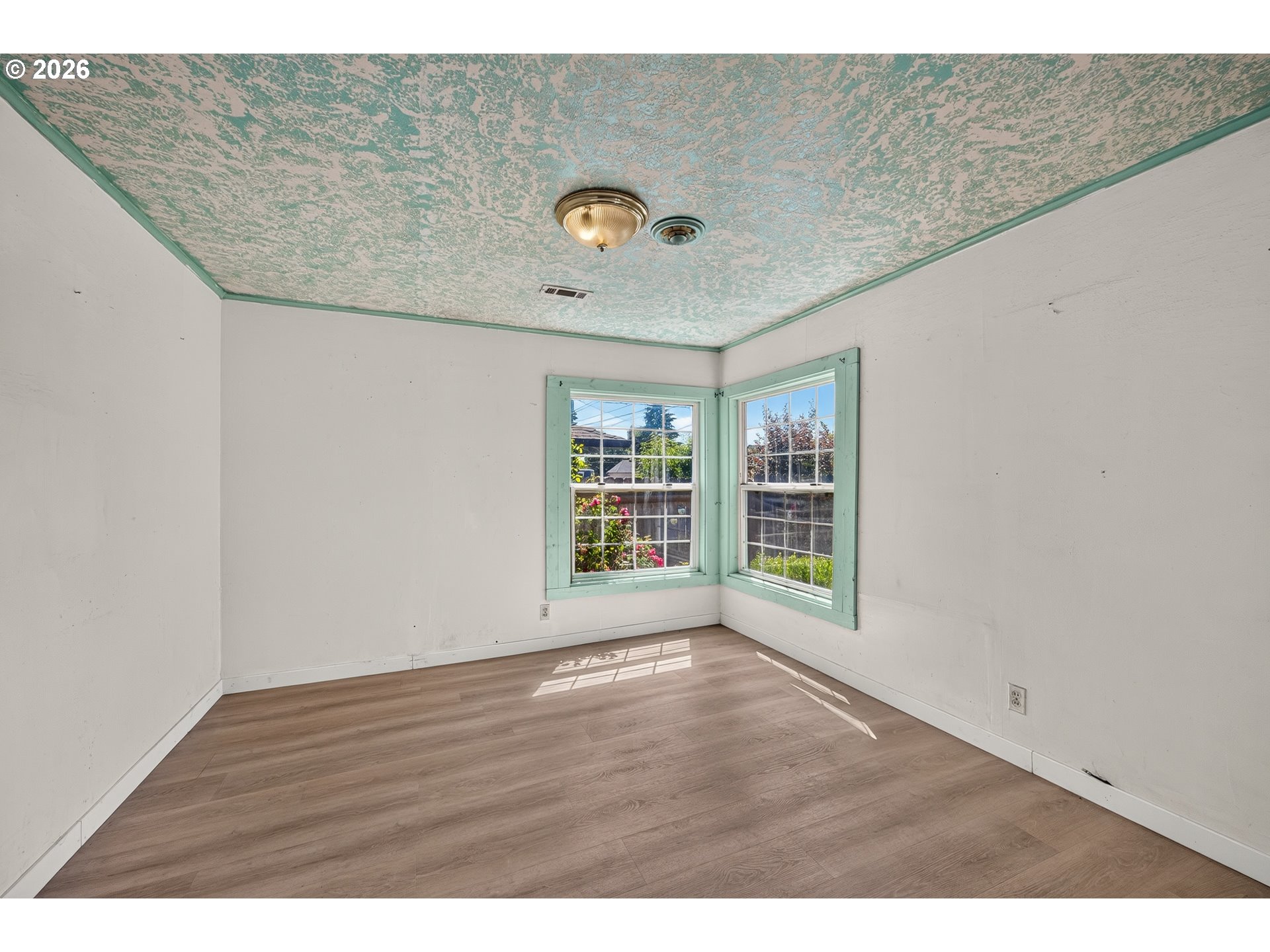 329 Southwest Harrison Street Sheridan, OR 97378 - Photo 11 of 36