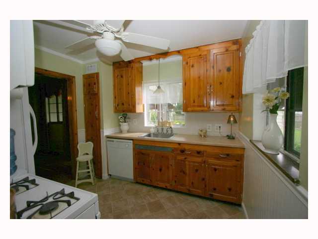 514 Fallis Road Columbus, OH 43214 - Photo 4 of 12 Gallery Image 4