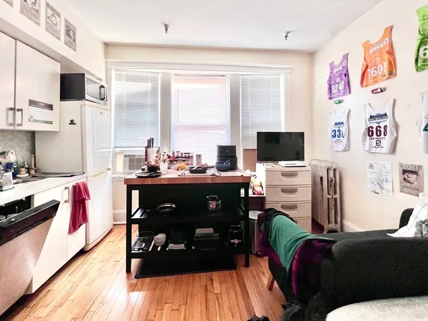 $2,000 | 1330 Commonwealth Avenue, Unit 29, Boston, MA 02134