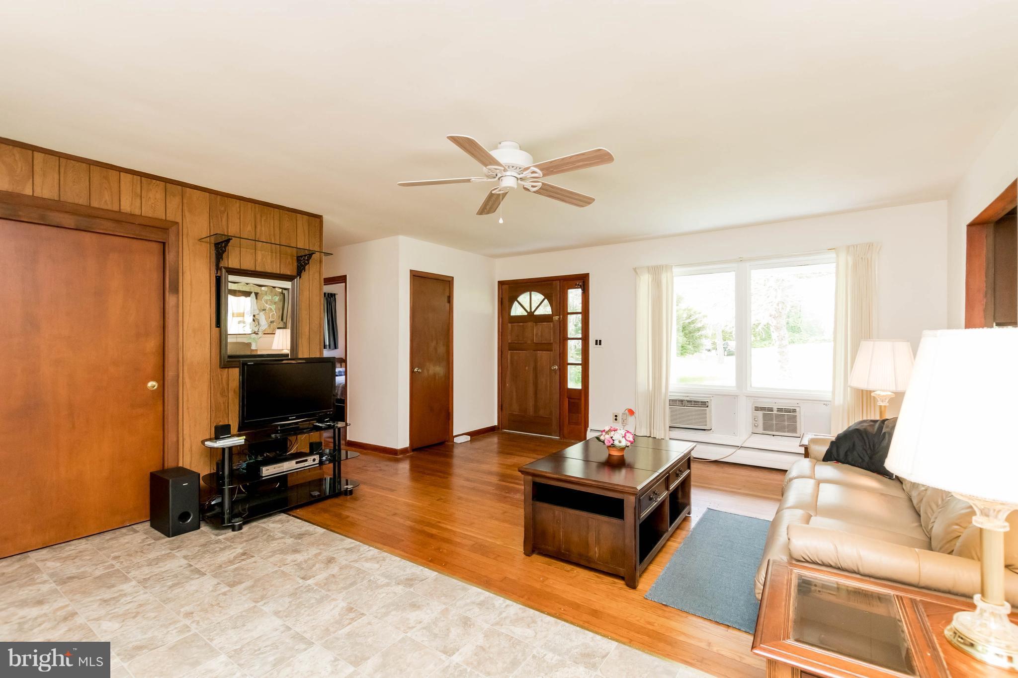 2315 Carroll Mill Road Phoenix, MD 21131 - Photo 3 of 25 Living Room Beautiful Hardwoods