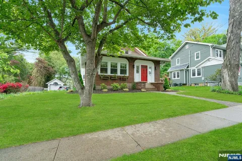 $825,000 | 354 Liberty Avenue, Hillsdale, NJ 07642