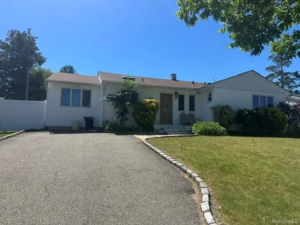 $4,600 | 19 Edi Avenue, Plainview, NY 11803