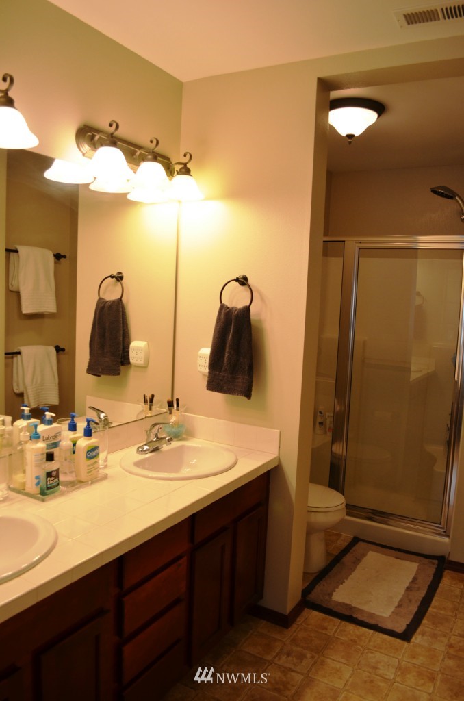 1060 215th Place Southeast Bothell, WA 98021 - Photo 14 of 25