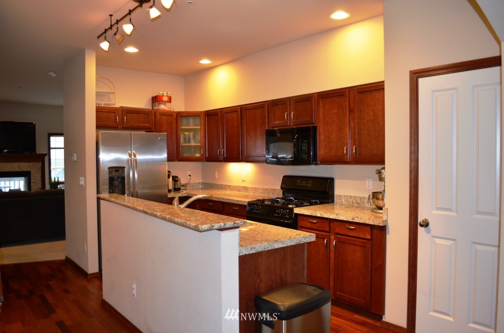 1060 215th Place Southeast Bothell, WA 98021 - Photo 6 of 25