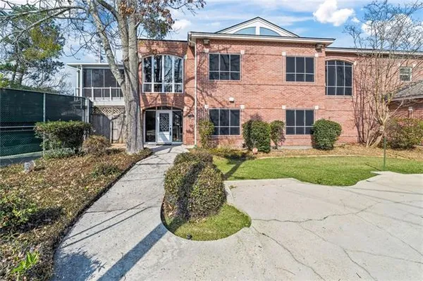 $3,300 | 632 Village Lane South, Mandeville, LA 70471