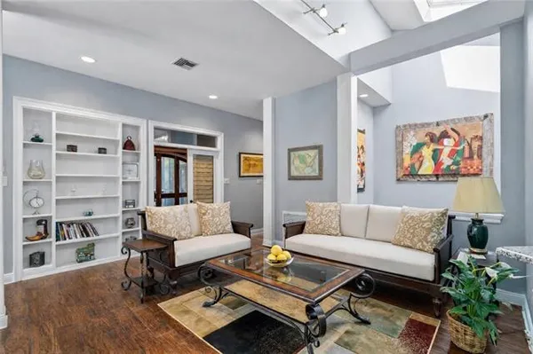 $3,300 | 632 Village Lane South, Mandeville, LA 70471