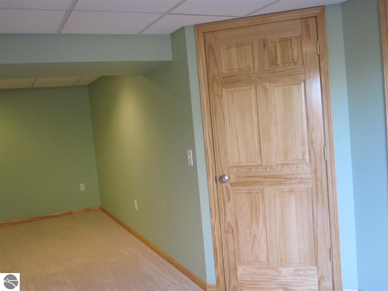 8380 North Long Lake Road Traverse City, MI 49685 - Photo 22 of 31 1778529-21.JPG