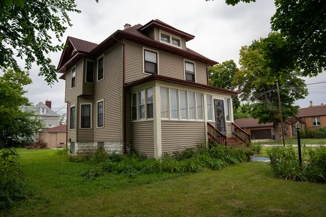 $215,000 | 400 South 7th Avenue, Maywood, IL 60153