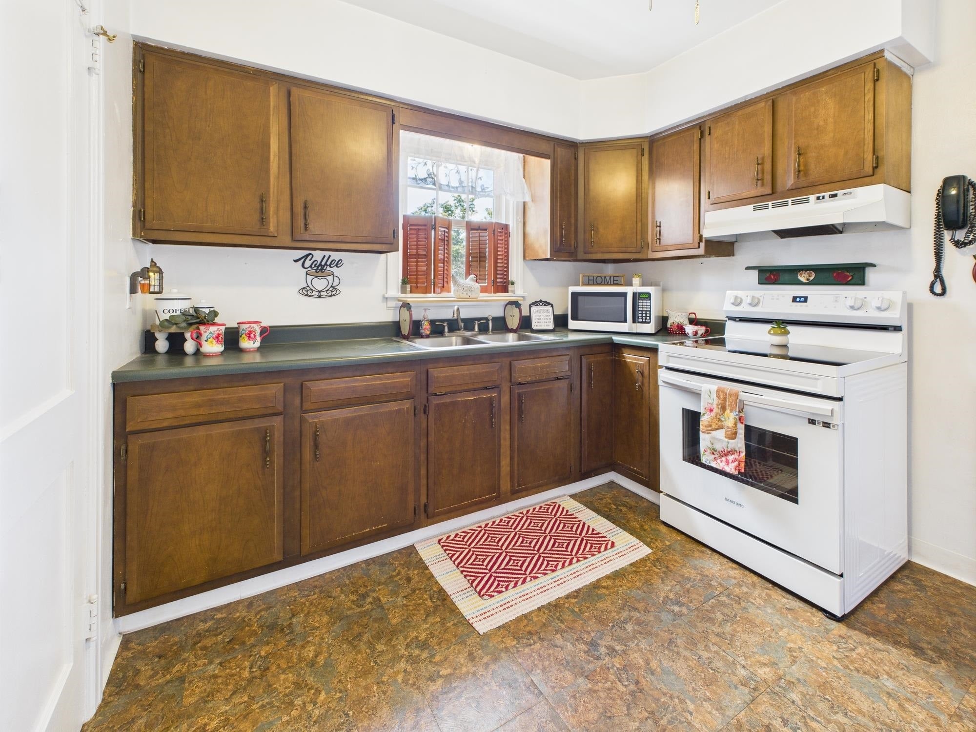 4218 Auburn Road Huntington, WV 25704 - Photo 8 of 29 Gallery Image 8