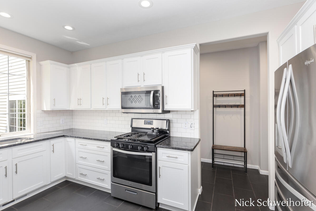11220 Oakgrove Road Grand Haven, MI 49417 - Photo 16 of 58 11220-Oak-Grove_016