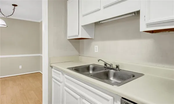 a close view of sink and tap