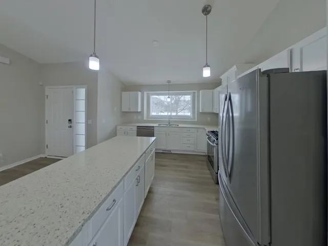 $3,039 | 21313 Independence Avenue, Lakeville, MN 55044