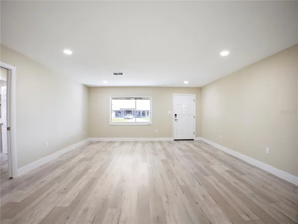 $299,900 | 196 West Lake Damon Drive, Avon Park, FL 33825