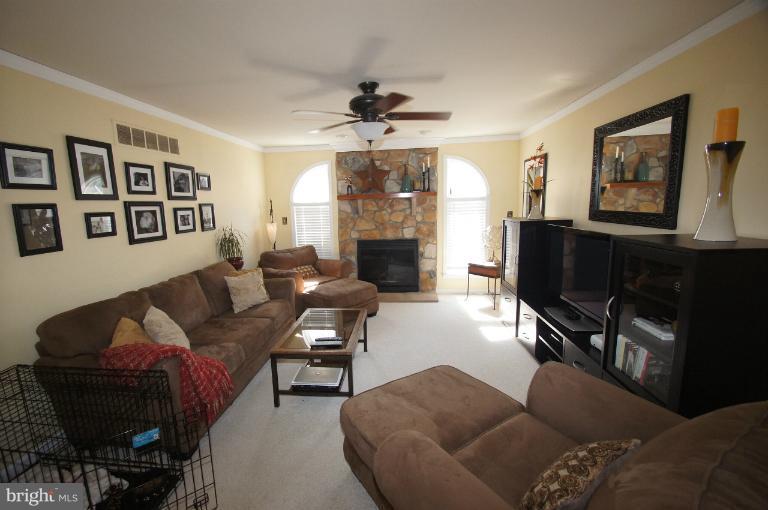 11343 Holter Road White Marsh, MD 21162 - Photo 9 of 27 Family Room