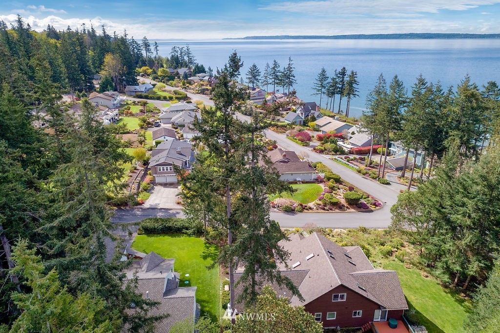 6293 Sahalee Court Clinton, WA 98236 - Photo 24 of 25 Gallery Image 24