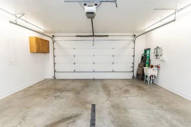 a view of a garage