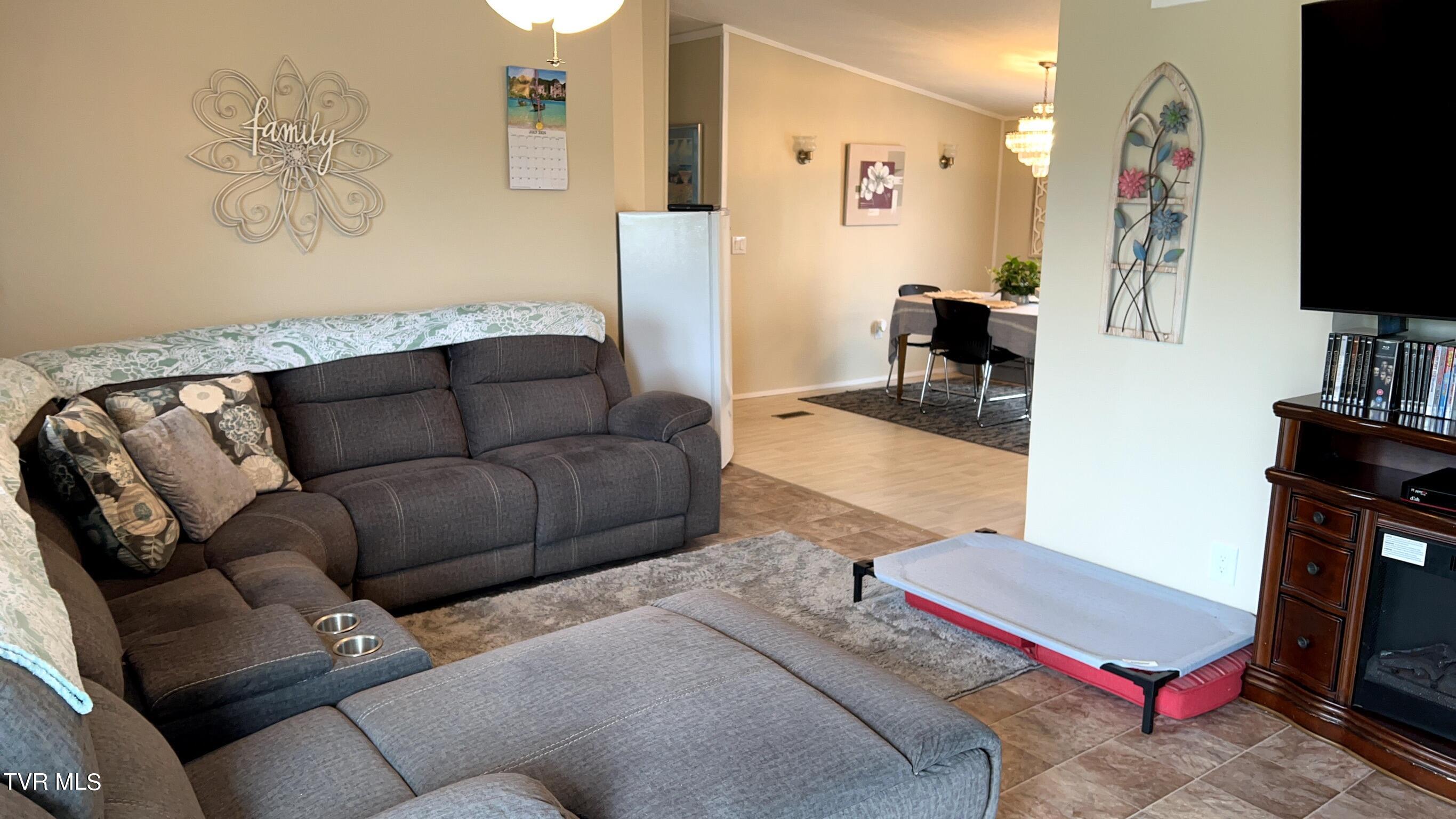 7635 Snapps Ferry Road Chuckey, TN 37641 - Photo 6 of 44 E8F00B22-2754-436F-B54D-B901FD26AB95