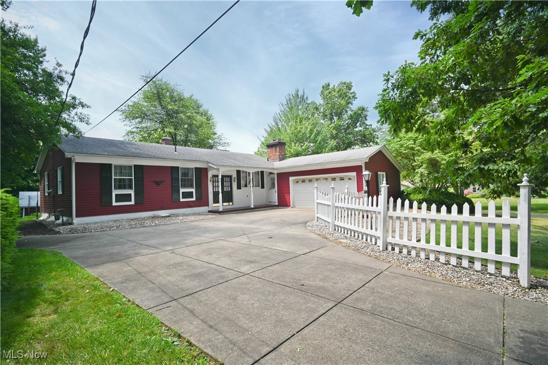 5735 Herbert Road Canfield, OH 44406 - Photo 2 of 48
