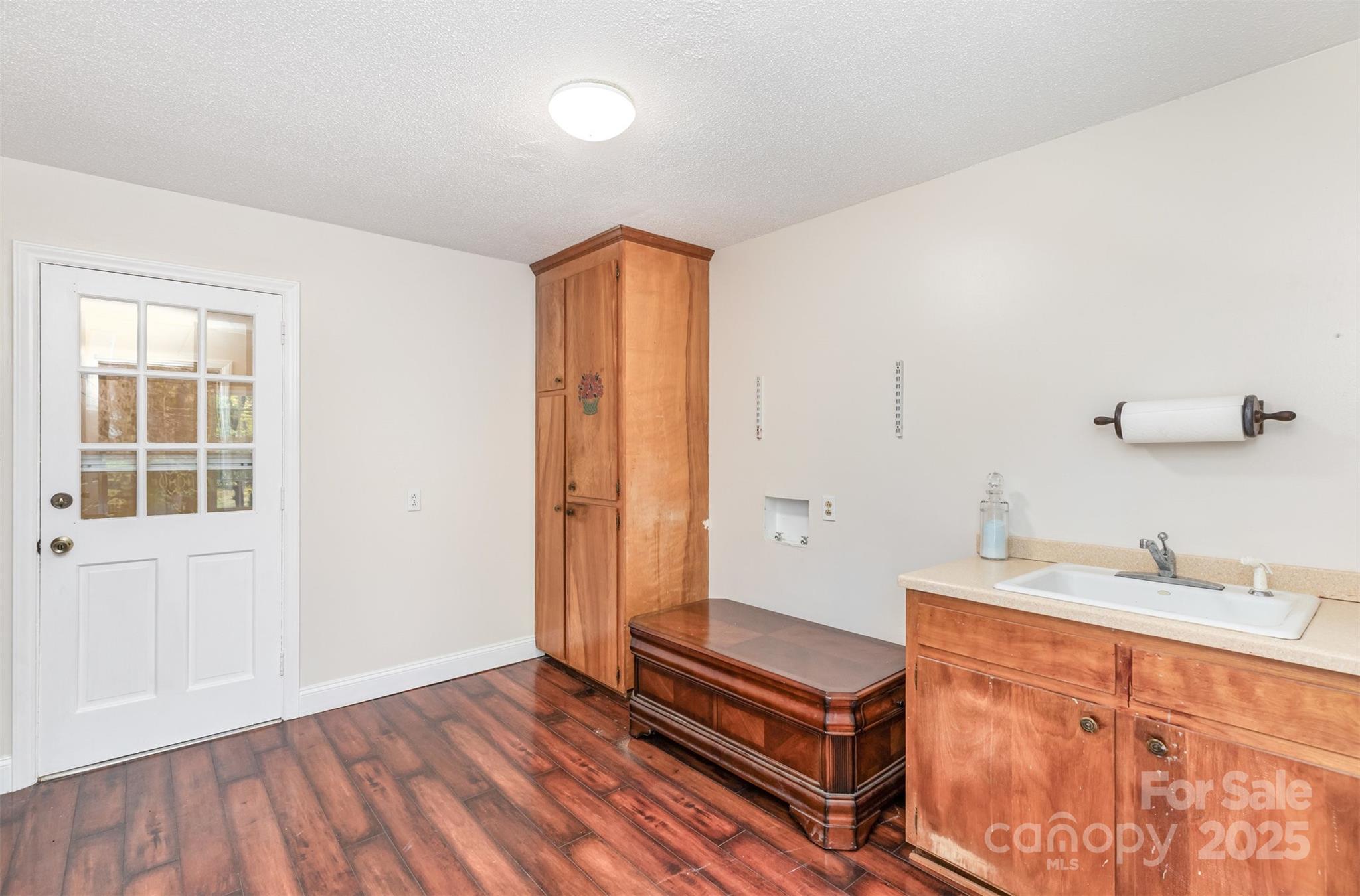 211 Ridgewood Drive Monroe, NC 28112 - Photo 14 of 31 a room with a bed and a window