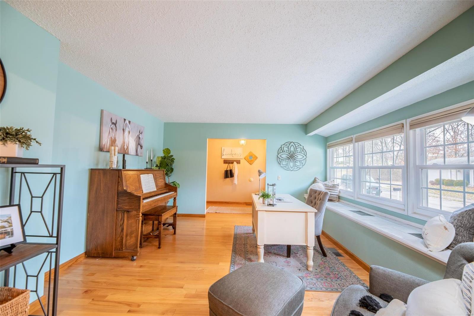 5597 Viewpoint Lane St. Louis, MO 63128 - Photo 13 of 66