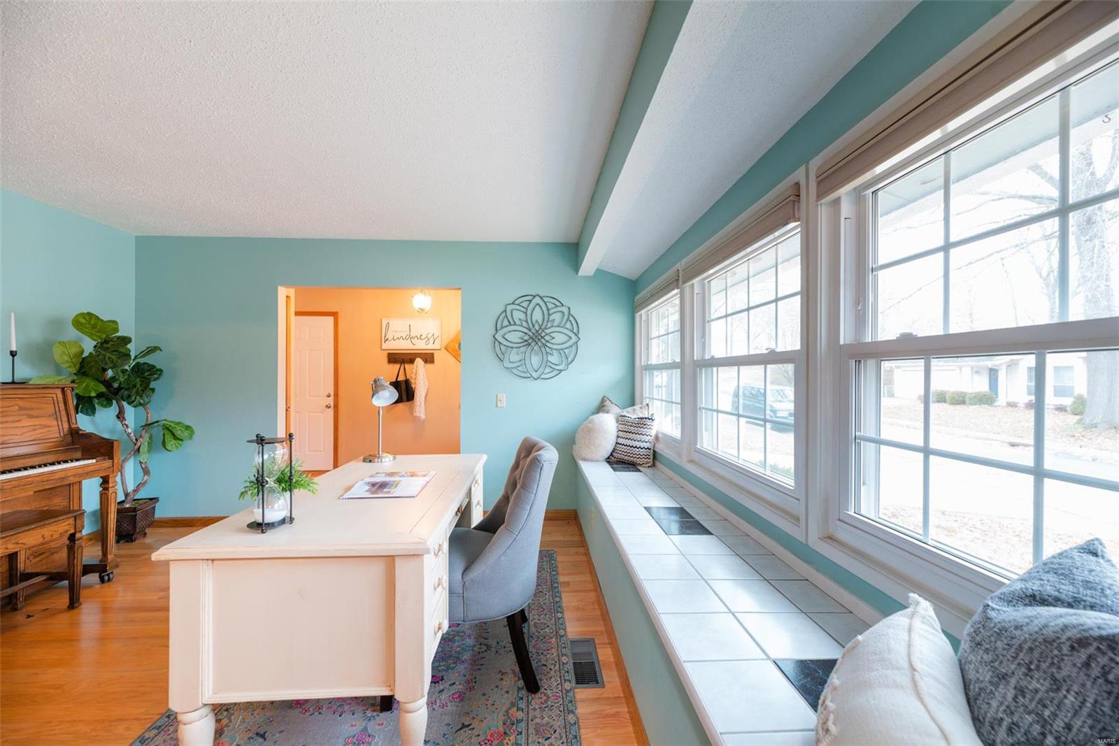 5597 Viewpoint Lane St. Louis, MO 63128 - Photo 15 of 66