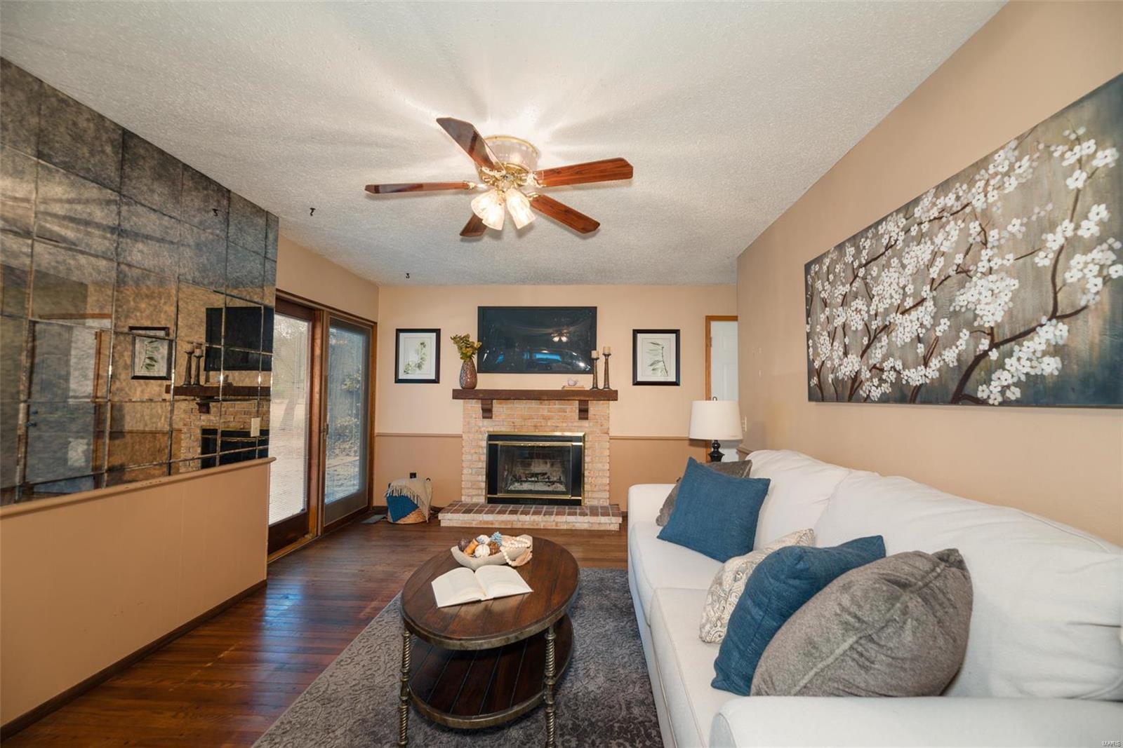 5597 Viewpoint Lane St. Louis, MO 63128 - Photo 17 of 66