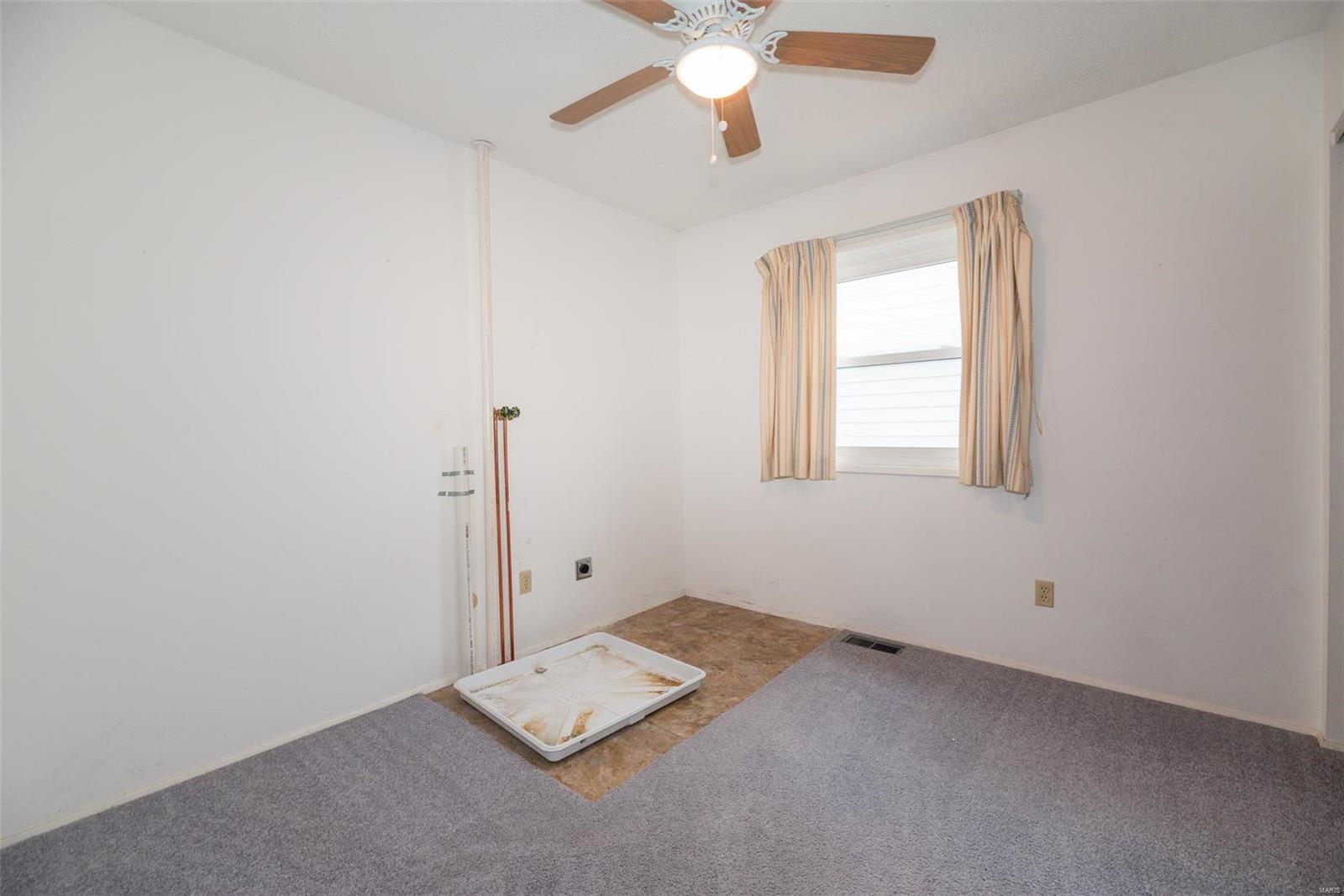 5597 Viewpoint Lane St. Louis, MO 63128 - Photo 32 of 66