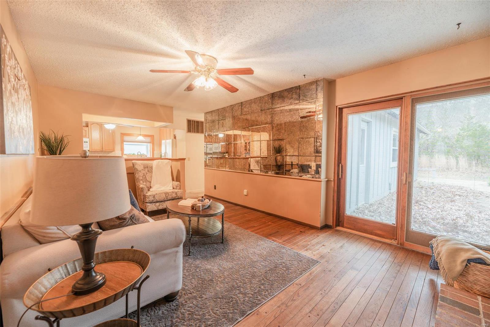 5597 Viewpoint Lane St. Louis, MO 63128 - Photo 4 of 66