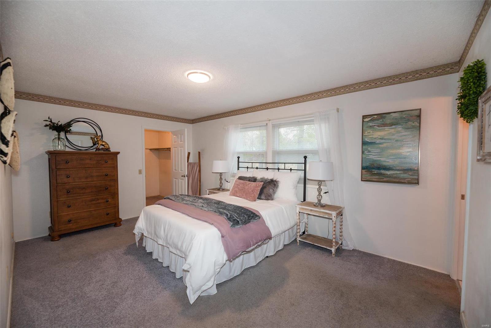 5597 Viewpoint Lane St. Louis, MO 63128 - Photo 7 of 66