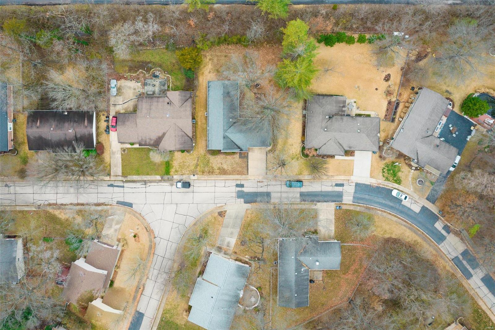 5597 Viewpoint Lane St. Louis, MO 63128 - Photo 9 of 66