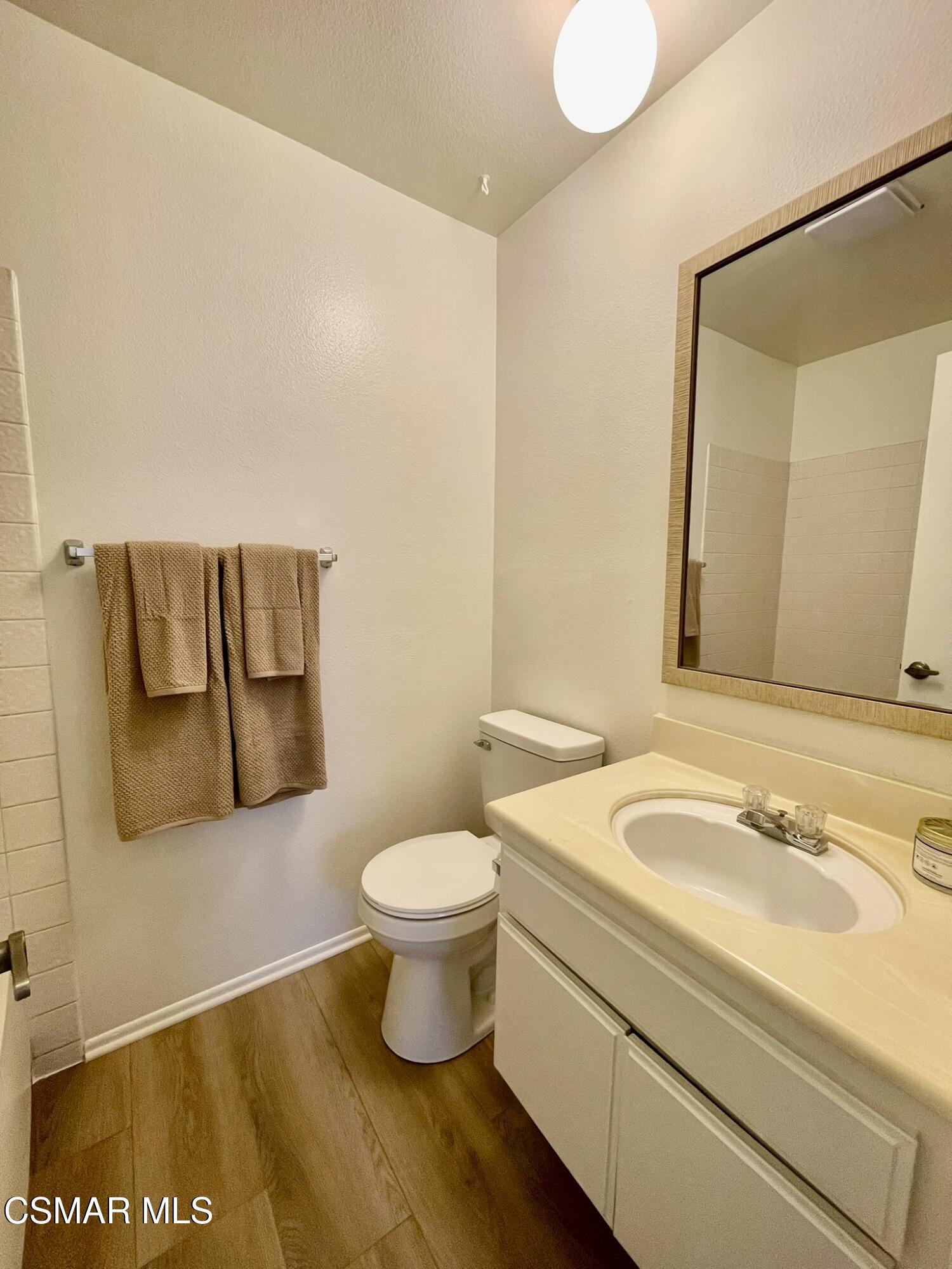 553 Spring Road, Unit 39 Moorpark, CA 93021 - Photo 16 of 26 17 hall batth