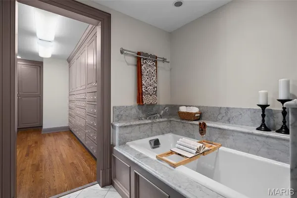 $2,988,000 | 13456 Thornhill Drive, Town and Country, MO 63131