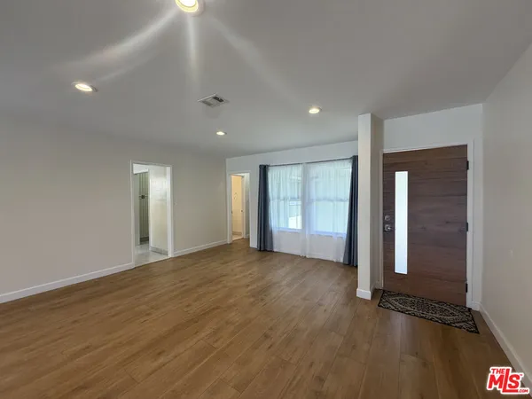 $5,200 | 6223 Enfield Avenue, Encino, CA 91316