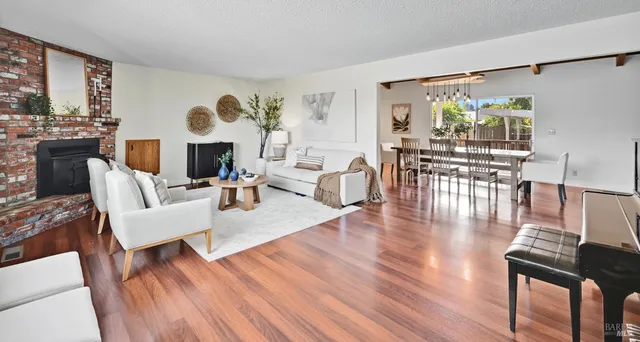 $1,199,000 | 9 Arlene Court, Petaluma, CA 94952