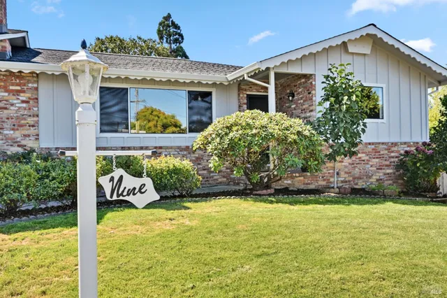 $1,199,000 | 9 Arlene Court, Petaluma, CA 94952