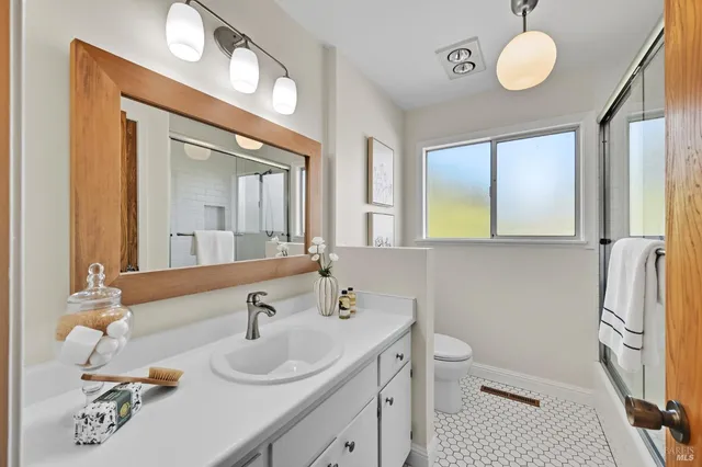 $1,199,000 | 9 Arlene Court, Petaluma, CA 94952