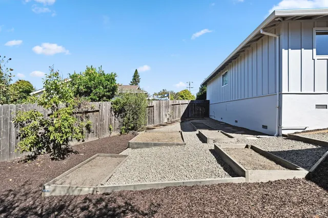 $1,199,000 | 9 Arlene Court, Petaluma, CA 94952
